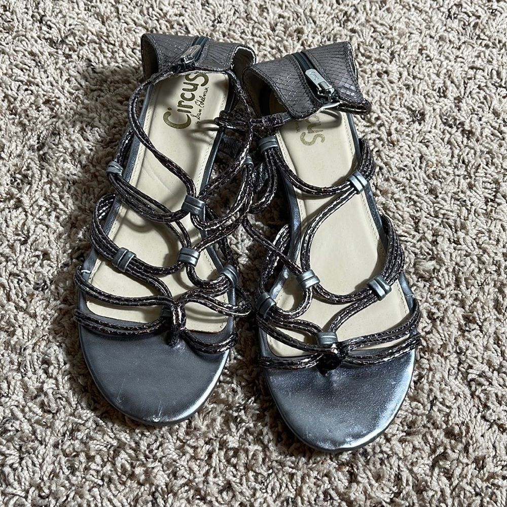 CIRCUS BY SAM EDELMAN SILVER SANDAL SIZE 10